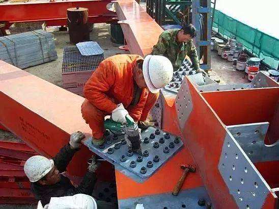 鋼結構廠房現(xiàn)場施工，螺栓安裝質量是不能忽略的