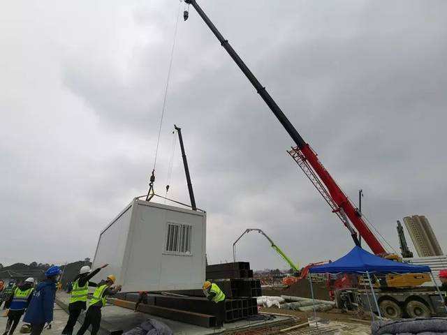 集裝箱板房和彩鋼活動房有什么不同？